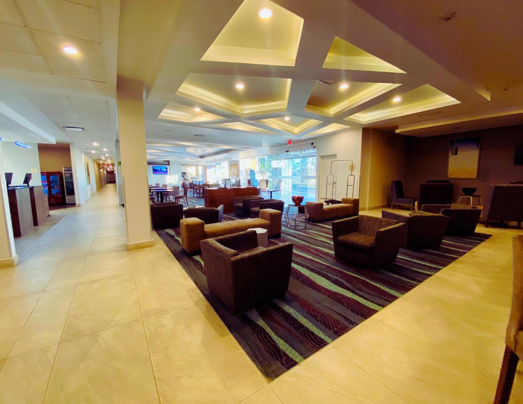 La Quinta By Wyndham Hotel